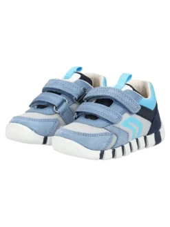 Sneaker in Sky><noscript><img width=
