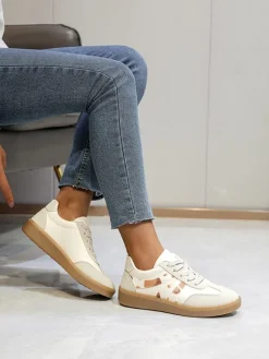 Sneakers in Beige/ Creme><noscript><img width=
