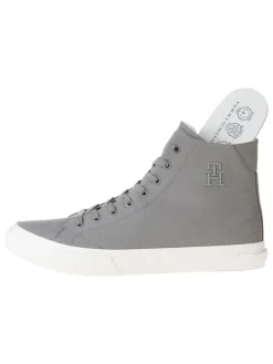 Sneakers in Grau><noscript><img width=