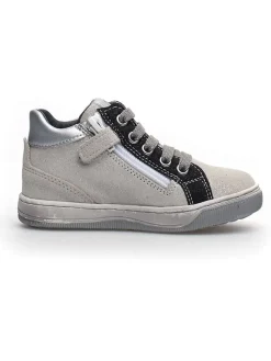 Sneakers in Grau><noscript><img width=