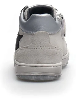 Sneakers in Grau><noscript><img width=