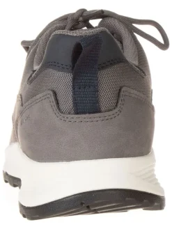 Sneakers in Grau><noscript><img width=