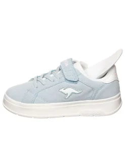 Sneakers in Hellblau><noscript><img width=