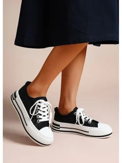 Sneakers in Schwarz><noscript><img width=