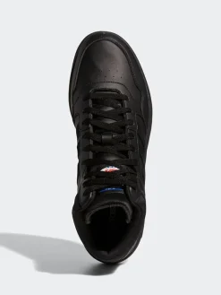 Sneakers in Schwarz><noscript><img width=