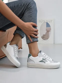 Sneakers in Weiß/ Silber><noscript><img width=