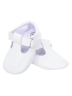 Sneakers in White><noscript><img width=