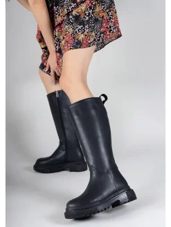 trendyol Stiefel & Boots^Stiefel in Schwarz