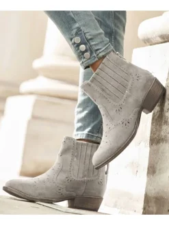 Stiefelette in grau>LASCANA New