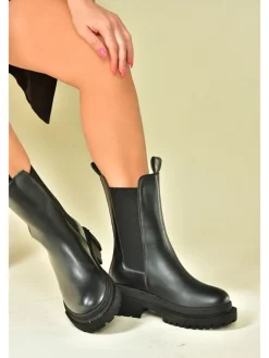 Stiefeletten in Schwarz><noscript><img width=