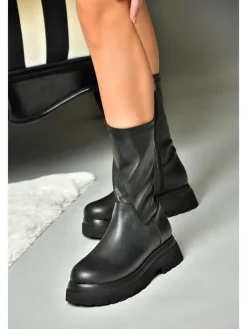 Stiefeletten in Schwarz>trendyol Online