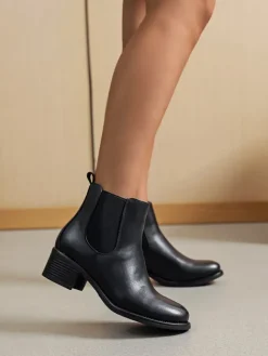 Stiefeletten in Schwarz>Sixth Sens Sale