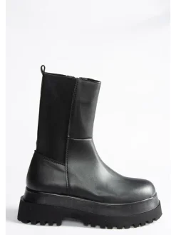 Stiefeletten in Schwarz><noscript><img width=