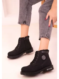 Winterboots in Schwarz><noscript><img width=