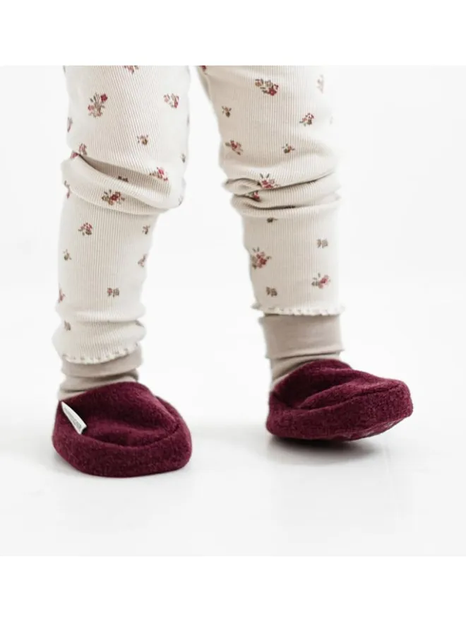 Wollwalk-Babyschühchen in Beere>Hofbrucker Hot